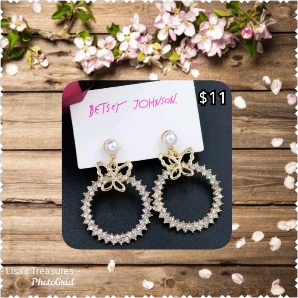 Pretty Butterfly Earrings